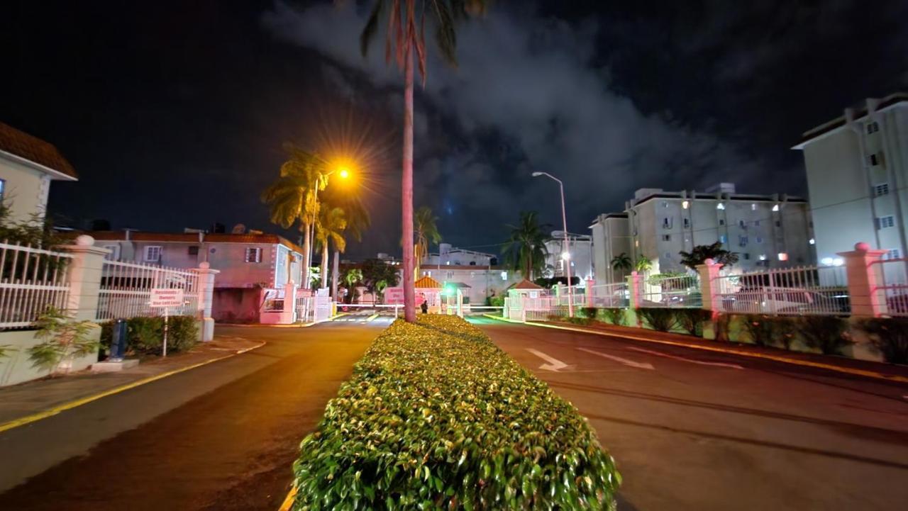 Oaklands Oasis Lejlighed Kingston Eksteriør billede