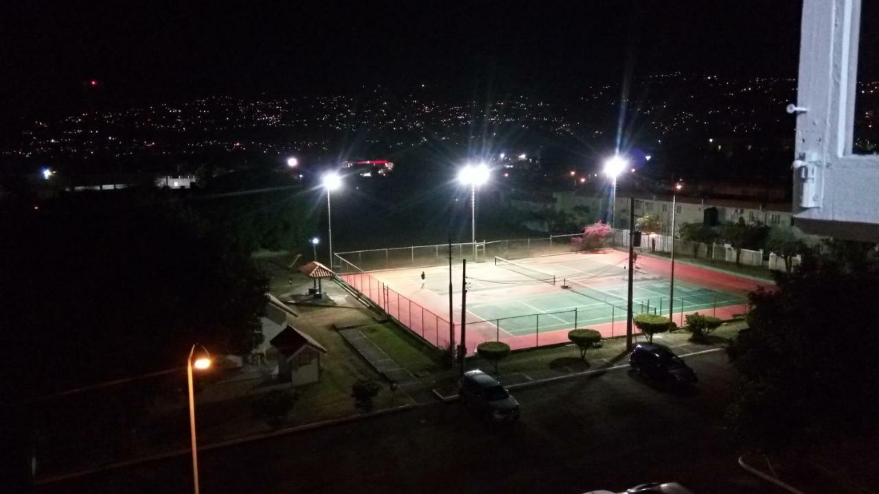 Oaklands Oasis Lejlighed Kingston Eksteriør billede